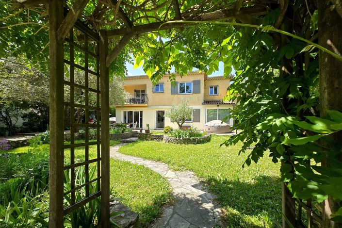 Image No.2-Maison de 6 chambres à vendre à Valbonne