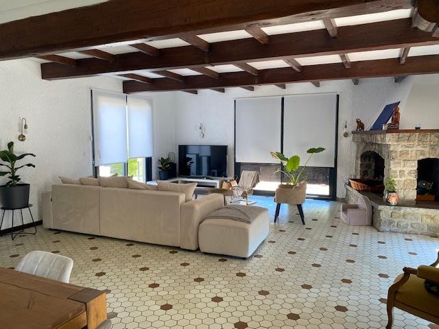 Image No.1-4 Bed House for sale