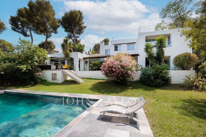 Image No.1-7 Bed House for sale
