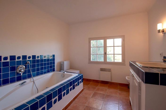 Image No.22-5 Bed House for sale