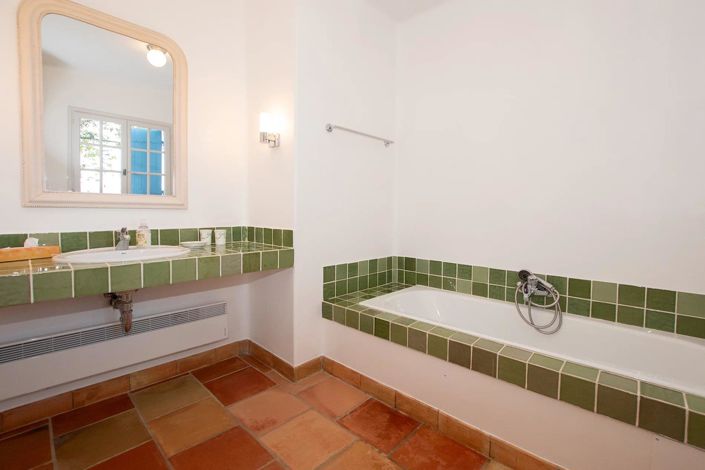 Image No.29-5 Bed House for sale