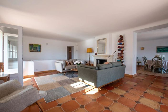 Image No.9-5 Bed House for sale