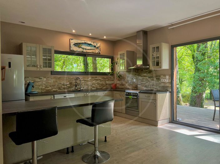 Image No.6-3 Bed House for sale