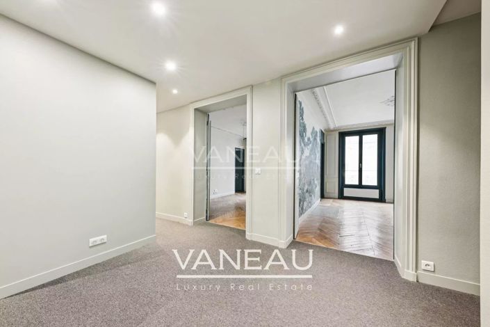 Image No.10-3 Bed Apartment for sale