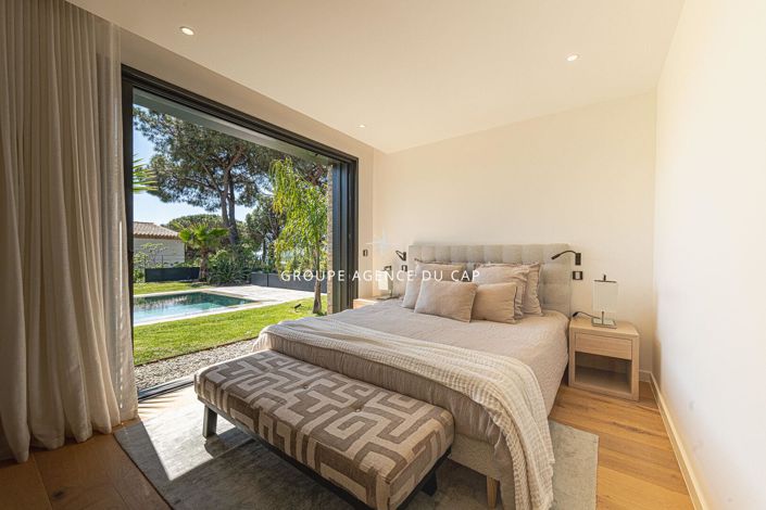 Image No.13-4 Bed House for sale