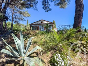 1 - La Croix-Valmer, House