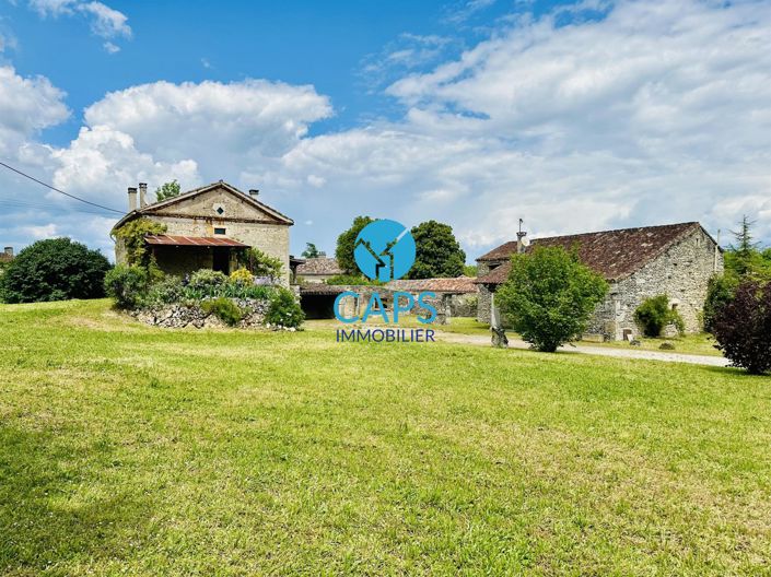 Image No.1-5 Bed House for sale