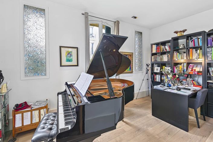 Image No.9-5 Bed House for sale