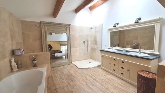 Image No.10-5 Bed House for sale