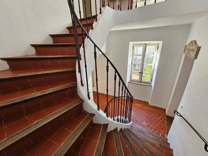 Image No.12-5 Bed House for sale