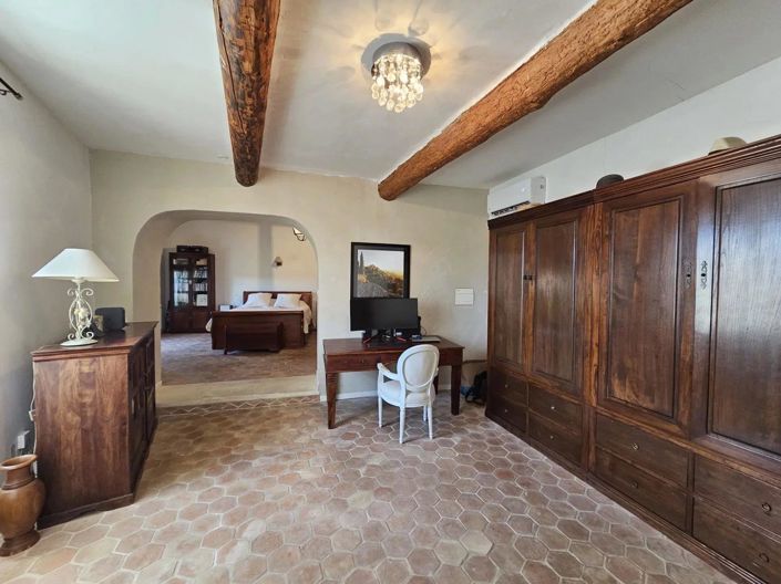 Image No.8-5 Bed House for sale