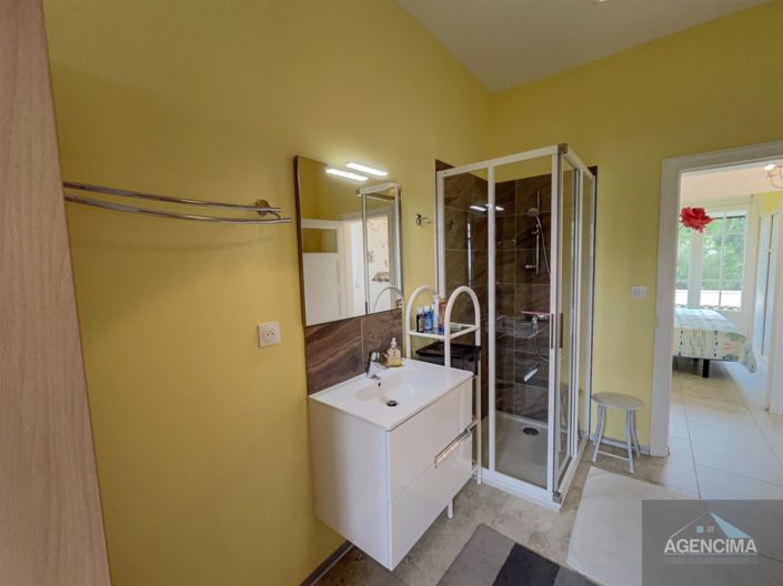 Image No.11-5 Bed House for sale