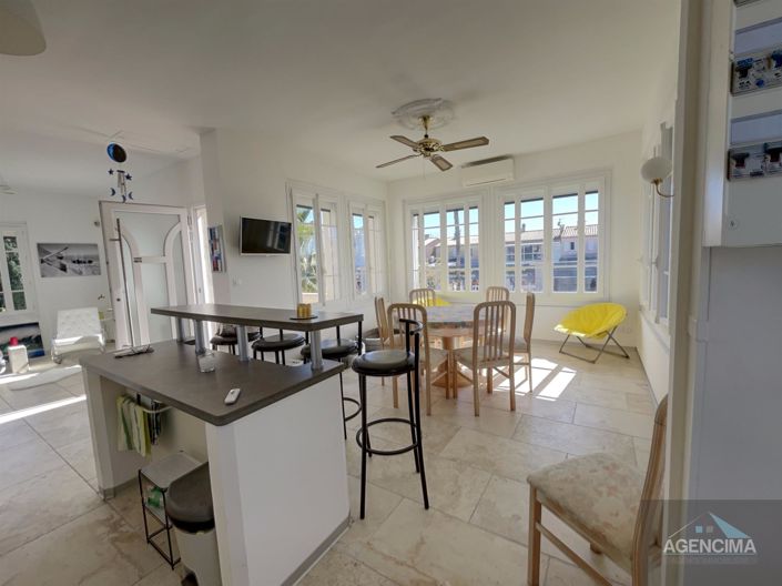 Image No.2-5 Bed House for sale