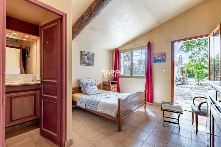 Image No.17-5 Bed House for sale