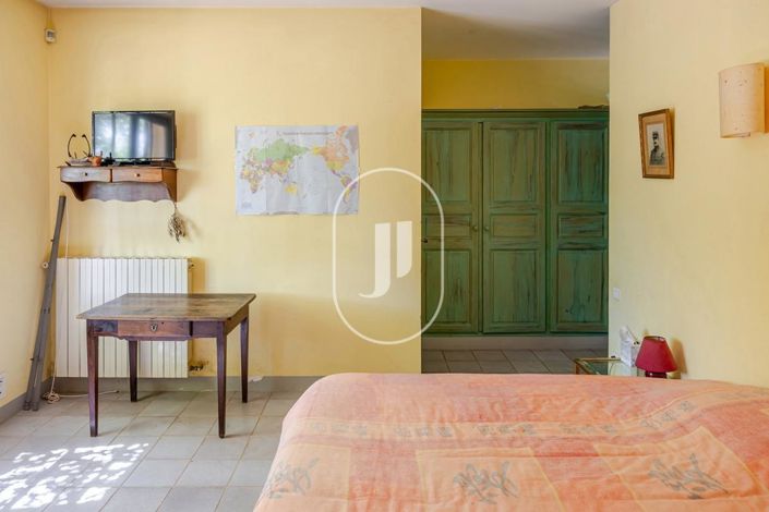 Image No.10-4 Bed House for sale