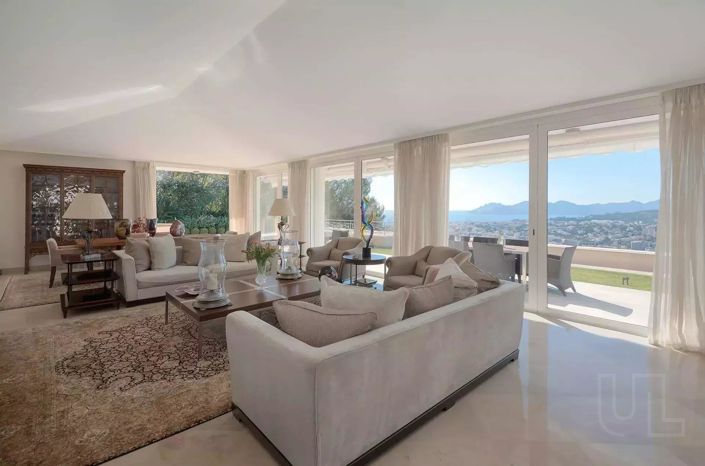 Image No.11-5 Bed House for sale