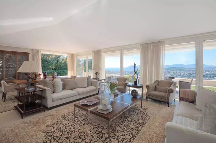 Image No.6-5 Bed House for sale