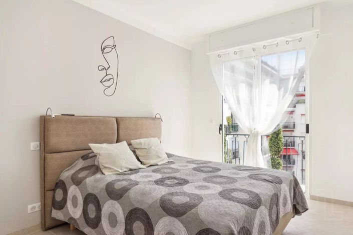 Image No.8-2 Bed Apartment for sale