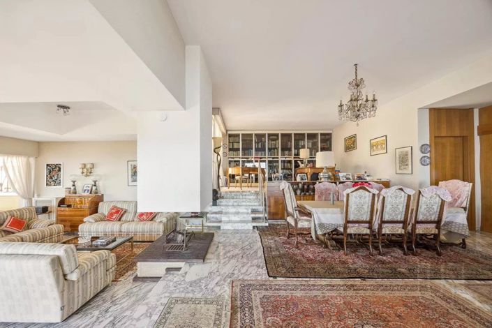 Image No.5-5 Bed House for sale