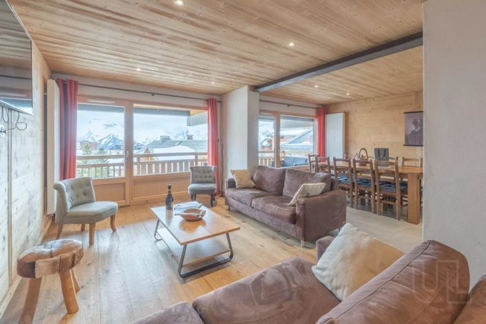 Image No.1-12 Bed House for sale