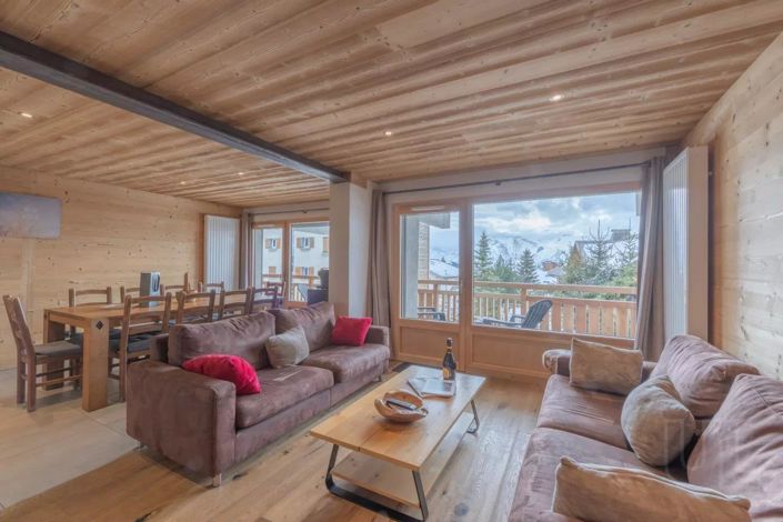 Image No.2-12 Bed House for sale