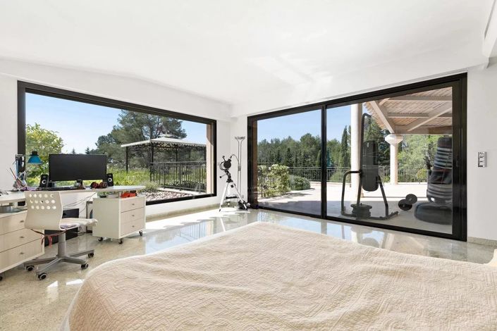 Image No.10-6 Bed House for sale