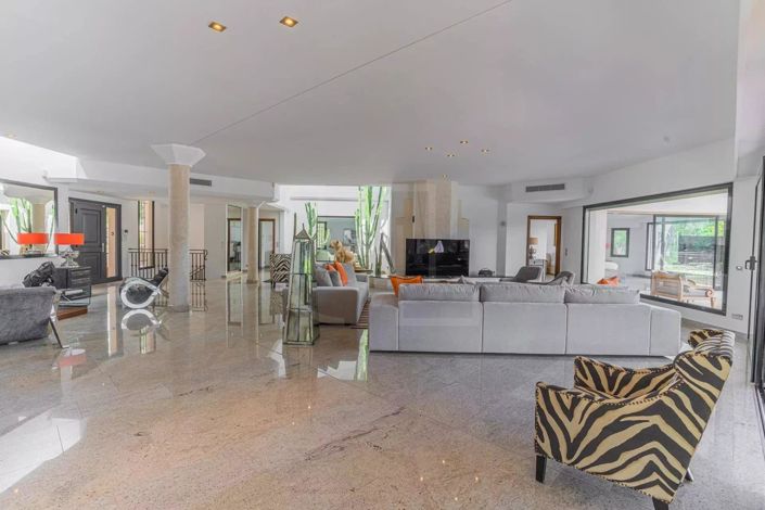 Image No.14-6 Bed House for sale