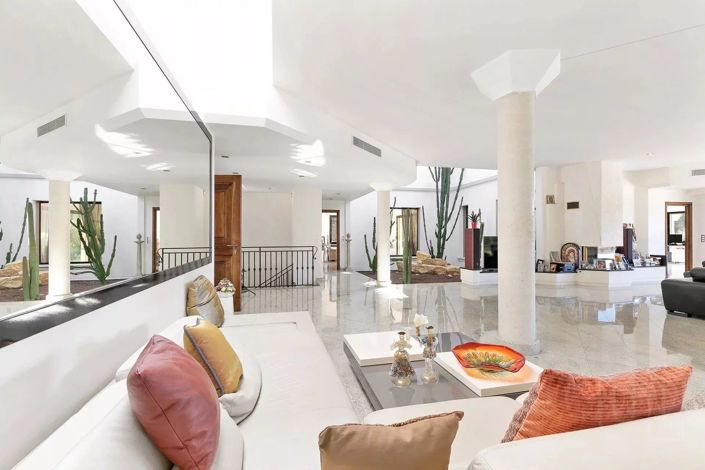 Image No.7-6 Bed House for sale