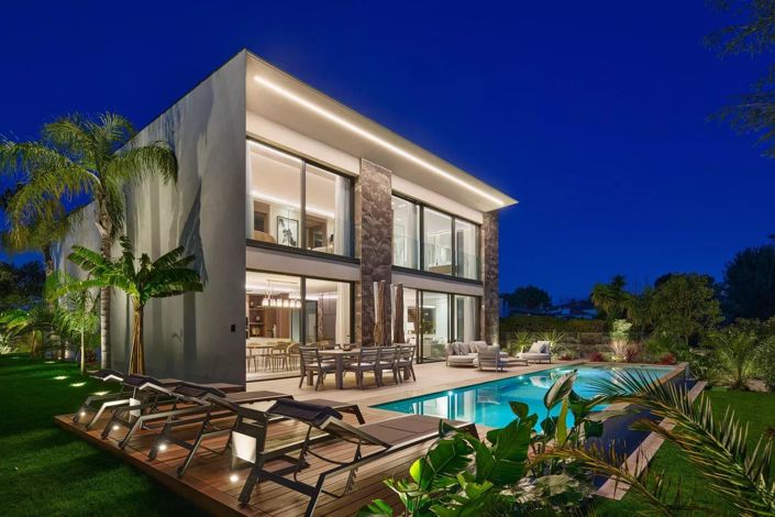 Image No.1-5 Bed House for sale
