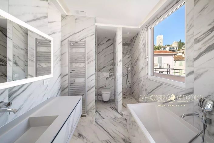 Image No.7-3 Bed Property for sale