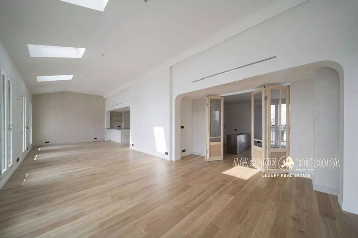 Image No.3-3 Bed Property for sale