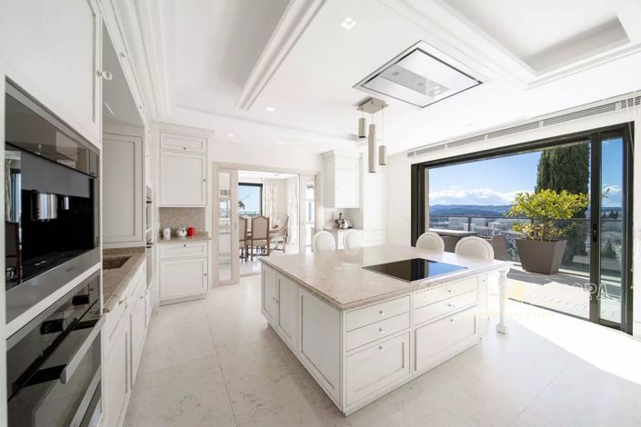 Image No.10-3 Bed Apartment for sale