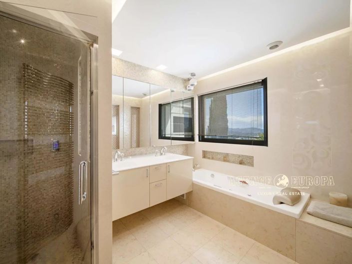 Image No.12-3 Bed Apartment for sale