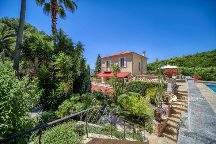 Image No.1-4 Bed House for sale