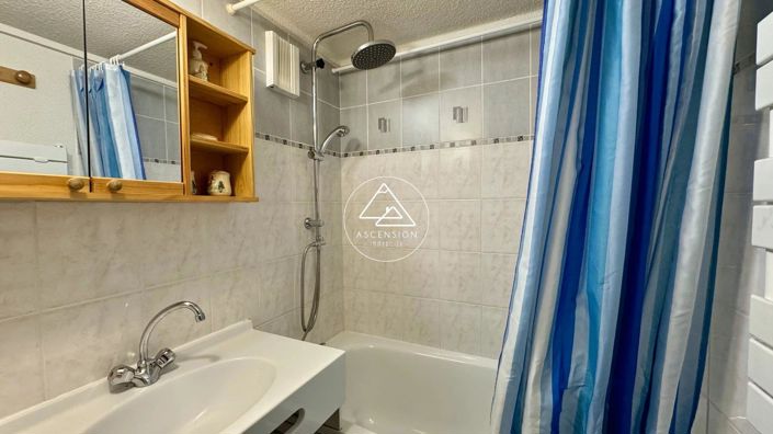 Image No.10-3 Bed Apartment for sale