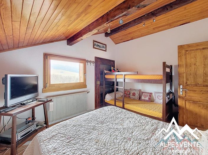 Image No.10-5 Bed House for sale