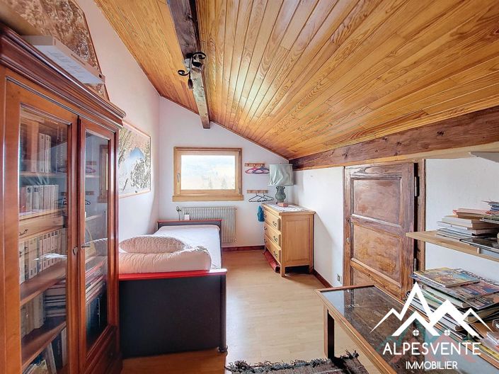 Image No.11-5 Bed House for sale