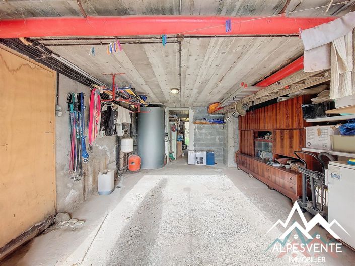 Image No.12-5 Bed House for sale