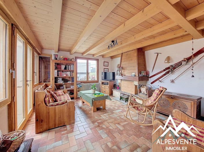 Image No.17-5 Bed House for sale