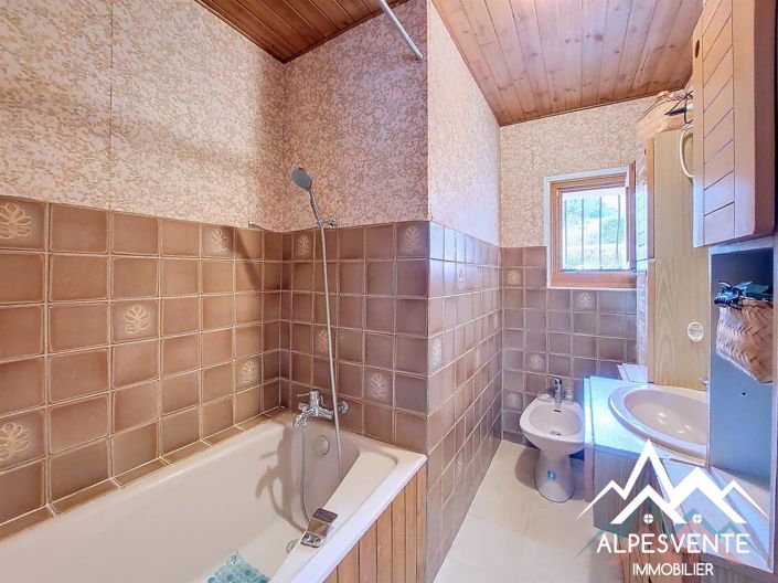 Image No.18-5 Bed House for sale