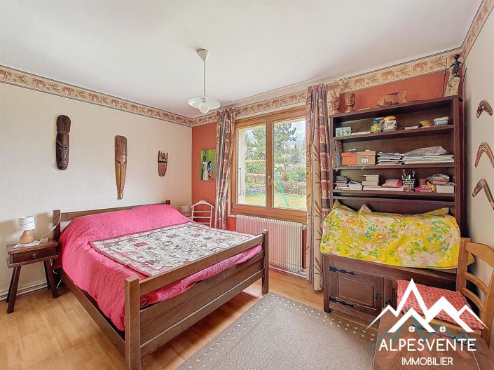 Image No.7-5 Bed House for sale