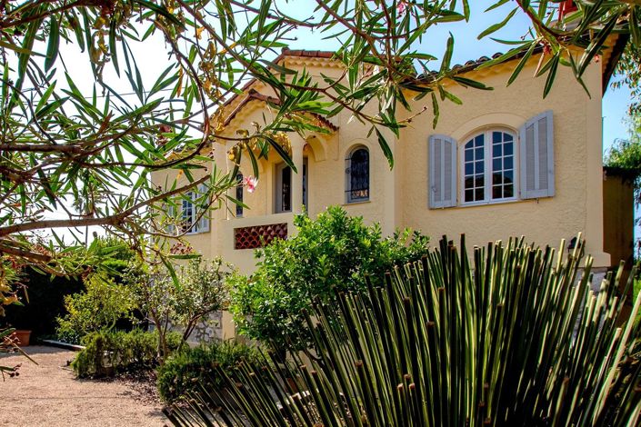 Image No.1-4 Bed House for sale