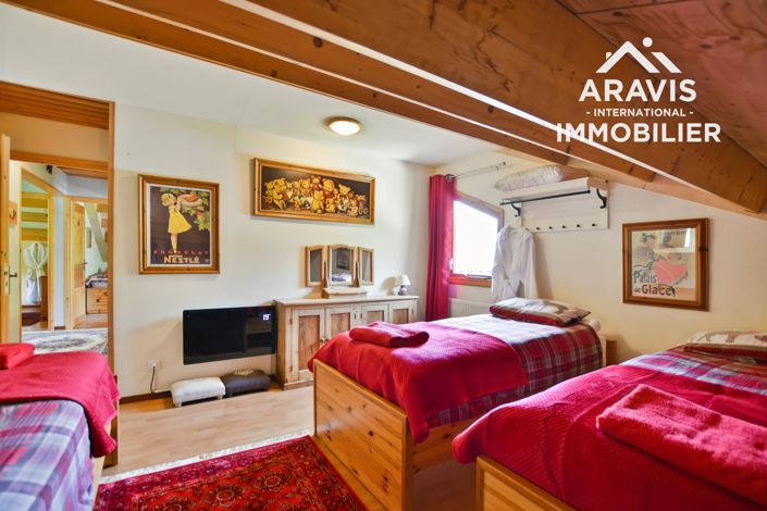 Image No.17-6 Bed House for sale