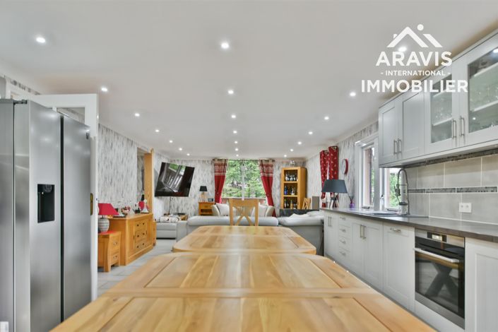 Image No.6-6 Bed House for sale