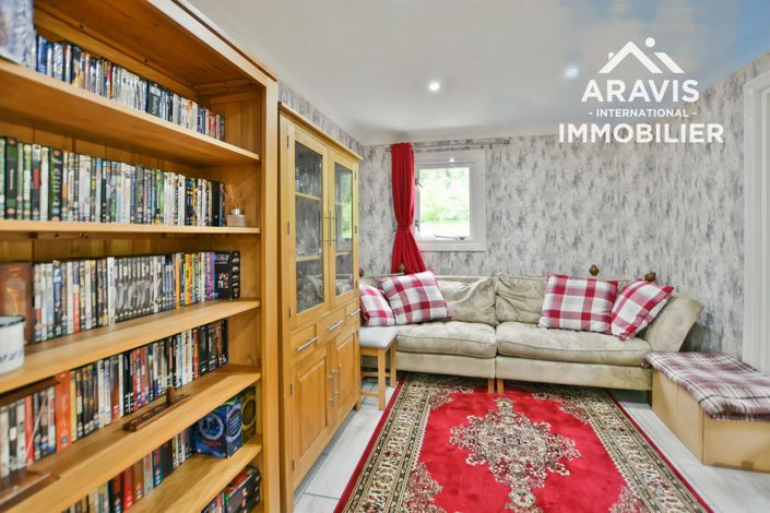 Image No.9-6 Bed House for sale