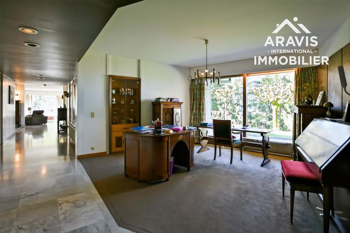 Image No.8-3 Bed House for sale