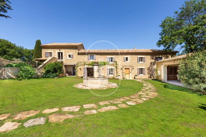 Image No.14-8 Bed Property for sale