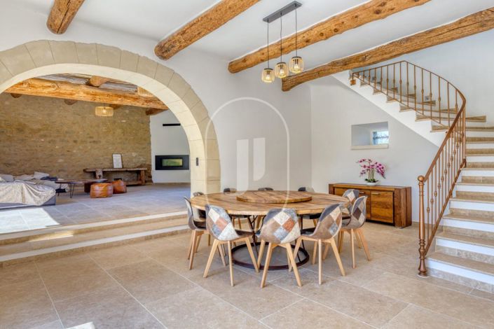 Image No.5-8 Bed Property for sale