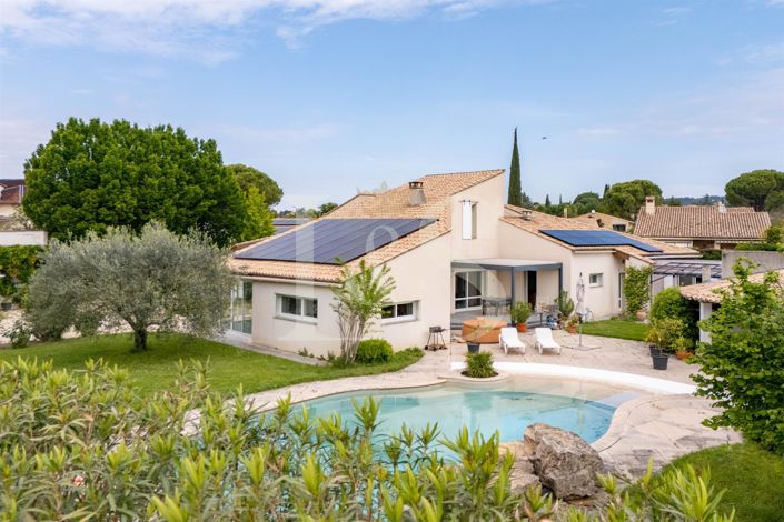 Image No.1-7 Bed House for sale