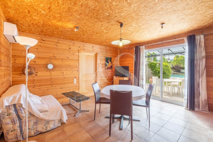 Image No.12-7 Bed House for sale